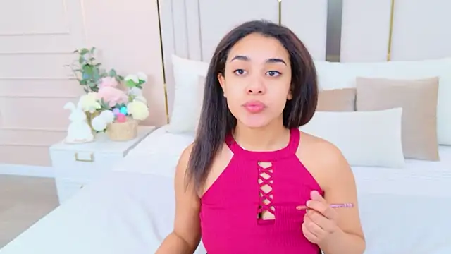 Luna Cortier online show from April 7, 5:20 am