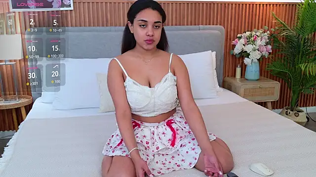 Luna Cortier online show from May 9, 5:22 am