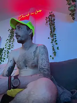 Snapshot of Piratee666 chatting on February 4, 12:27 am Piratee666 online show from February 4, 12:27 am