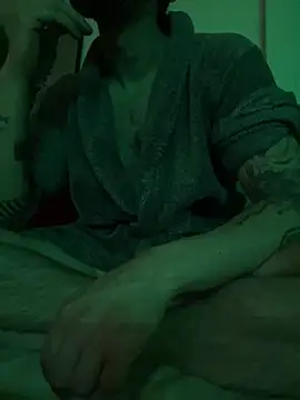 Snapshot of Piratee666 chatting on February 26, 10:43 pm Piratee666 online show from February 26, 10:43 pm