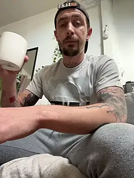 Snapshot of Piratee666 chatting on February 27, 12:49 pm Piratee666 online show from February 27, 12:49 pm