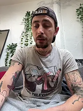 Piratee666 online show from March 5, 8:33 am