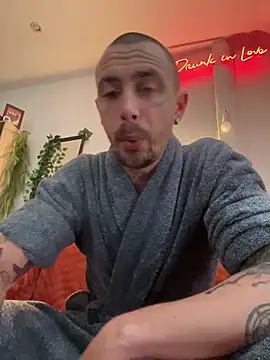 Piratee666 online show from March 30, 7:32 am