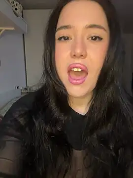 Snapshot of Venustrapp chatting on February 23, 7:53 am Venustrapp online show from February 23, 7:53 am