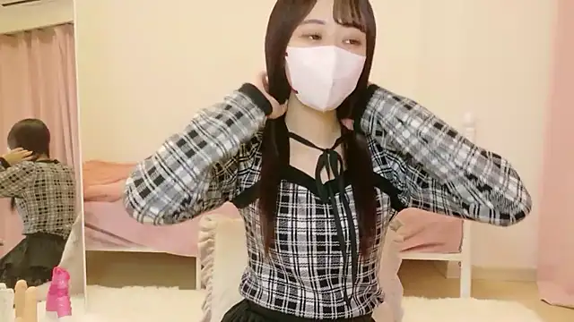 Snapshot of rinochan_v chatting on February 10, 11:42 am rinochan v online show from February 10, 11:42 am