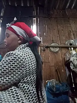 Snapshot of lena-cute chatting on February 22, 12:35 am lena-cute online show from February 22, 12:35 am