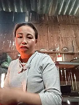 Snapshot of lena-cute chatting on February 8, 12:41 am lena-cute online show from February 8, 12:41 am