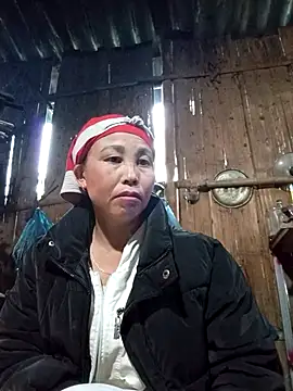 Snapshot of lena-cute chatting on February 21, 12:12 am lena-cute online show from February 21, 12:12 am