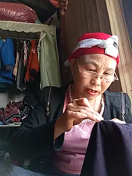 Snapshot of lena-cute chatting on February 27, 1:17 am lena-cute online show from February 27, 1:17 am