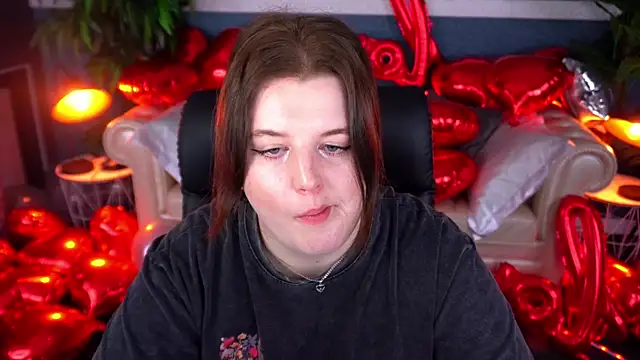 Snapshot of KristiFoxy chatting on February 4, 1:28 pm KristiFoxy online show from February 4, 1:28 pm