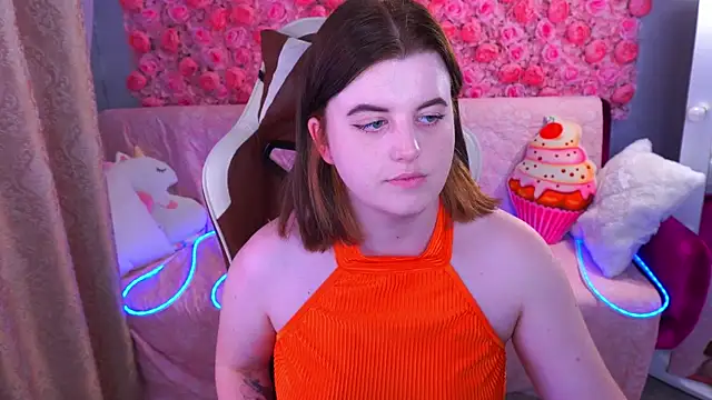 KristiFoxy online show from May 17, 1:44 pm