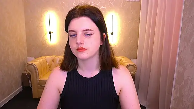 Snapshot of KristiFoxy chatting on July 15, 5:03 am KristiFoxy online show from July 15, 5:03 am
