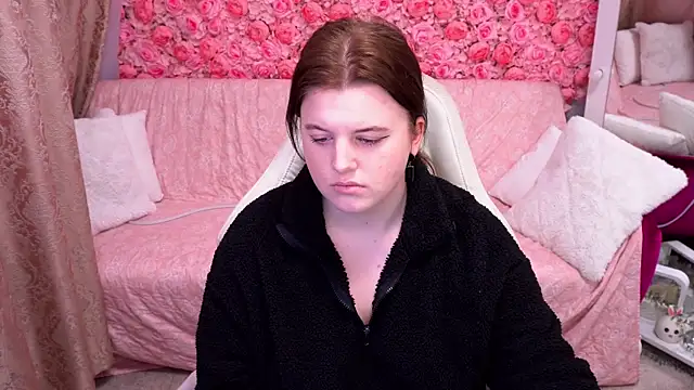 Snapshot of KristiFoxy chatting on March 1, 6:13 am KristiFoxy online show from March 1, 6:13 am