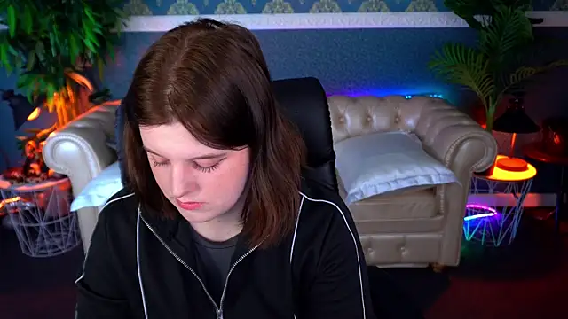 KristiFoxy online show from April 12, 5:11 am