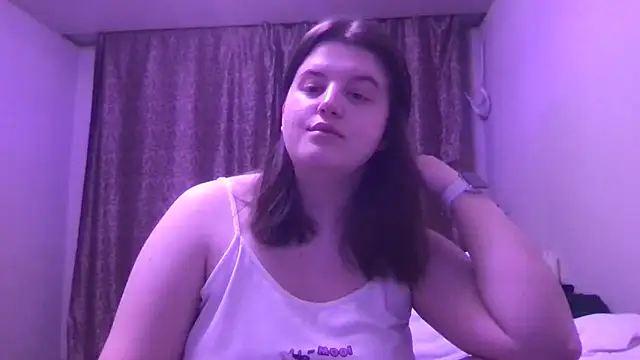 Snapshot of KristiFoxy chatting on February 23, 10:10 pm KristiFoxy online show from February 23, 10:10 pm