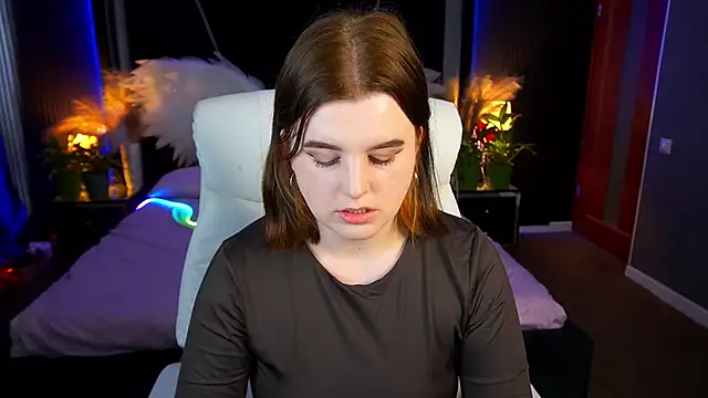 KristiFoxy online show from May 27, 12:45 pm