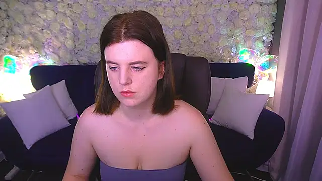 Snapshot of KristiFoxy chatting on June 11, 4:53 am KristiFoxy online show from June 11, 4:53 am
