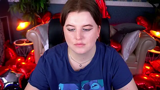 Snapshot of KristiFoxy chatting on February 10, 1:32 pm KristiFoxy online show from February 10, 1:32 pm