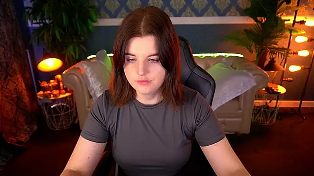 Snapshot of KristiFoxy chatting on June 16, 12:27 pm KristiFoxy online show from June 16, 12:27 pm