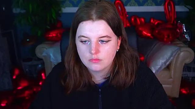 Snapshot of KristiFoxy chatting on February 5, 7:10 pm KristiFoxy online show from February 5, 7:10 pm