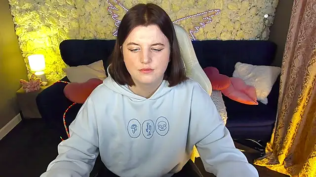 KristiFoxy online show from March 17, 6:16 am