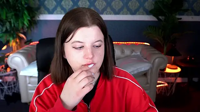 KristiFoxy online show from April 22, 6:36 pm