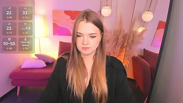 StarryLia online show from April 3, 8:15 pm