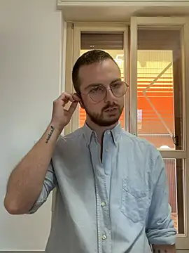ItalianAlex online show from June 3, 9:10 am