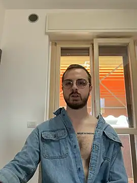ItalianAlex online show from June 15, 9:42 am