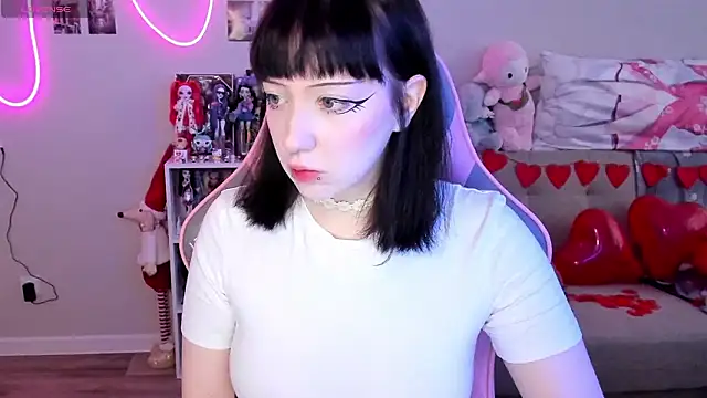 Snapshot of MollysLand chatting on February 11, 7:41 am MollysLand online show from February 11, 7:41 am