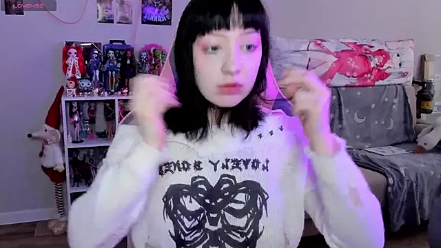 Snapshot of MollysLand chatting on February 6, 7:37 am MollysLand online show from February 6, 7:37 am