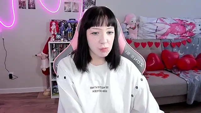 Snapshot of MollysLand chatting on February 12, 9:31 am MollysLand online show from February 12, 9:31 am