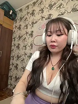 YukiiTYAN online show from April 5, 10:55 am