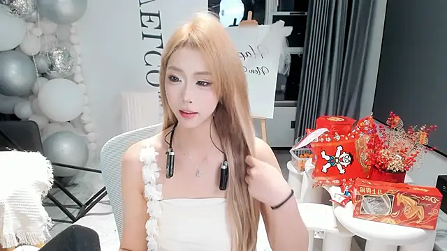 Snapshot of hotgirl0111 chatting on February 26, 12:05 pm hotgirl0111 online show from February 26, 12:05 pm