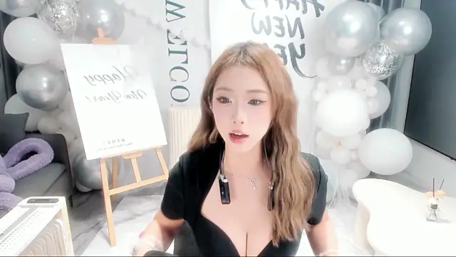 Snapshot of hotgirl0111 chatting on February 11, 12:27 pm hotgirl0111 online show from February 11, 12:27 pm