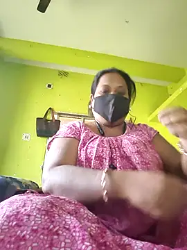 Snapshot of 06Rozi chatting on February 18, 4:21 am 06Rozi online show from February 18, 4:21 am