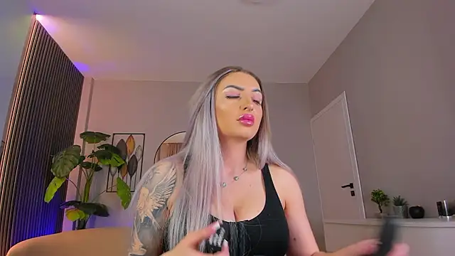 MissObsidian online show from February 24, 10:21 pm