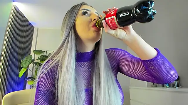 MissObsidian online show from February 13, 9:15 pm