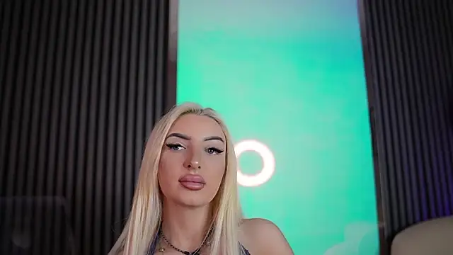 MissObsidian online show from May 29, 4:24 pm