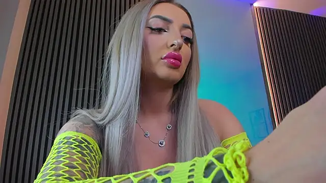 MissObsidian online show from March 5, 9:00 pm