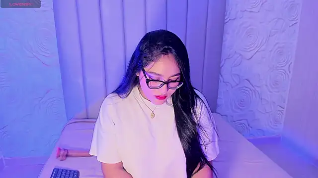 Snapshot of Lya_dubois_ chatting on July 11, 8:31 pm Lya dubois online show from July 11, 8:31 pm