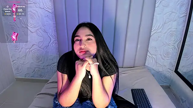 Lya dubois  online show from March 4, 9:00 pm