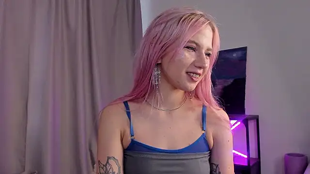 SimonaKaroly online show from February 4, 8:31 am