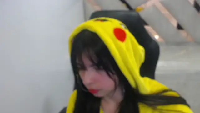 Snapshot of elizabeth_t_ chatting on February 21, 3:08 am elizabeth t online show from February 21, 3:08 am