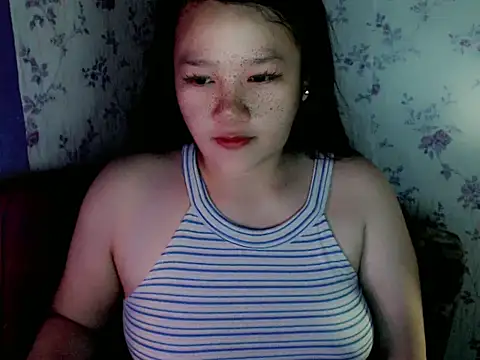 UrLovelyWetPussy online show from April 13, 11:09 pm