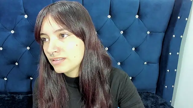 nahomy glow online show from February 6, 7:10 pm