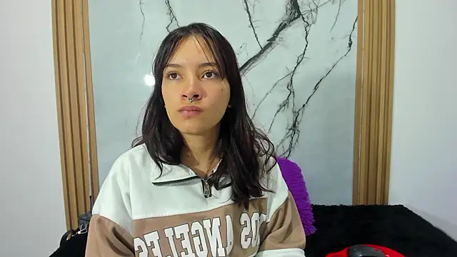 nahomy glow online show from February 14, 7:14 pm