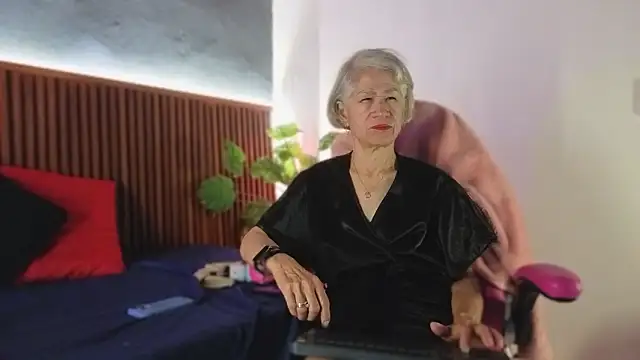 miss monserrate01 online show from February 7, 12:57 pm