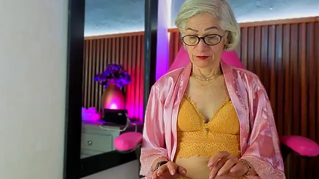 miss monserrate01 online show from March 28, 1:12 pm