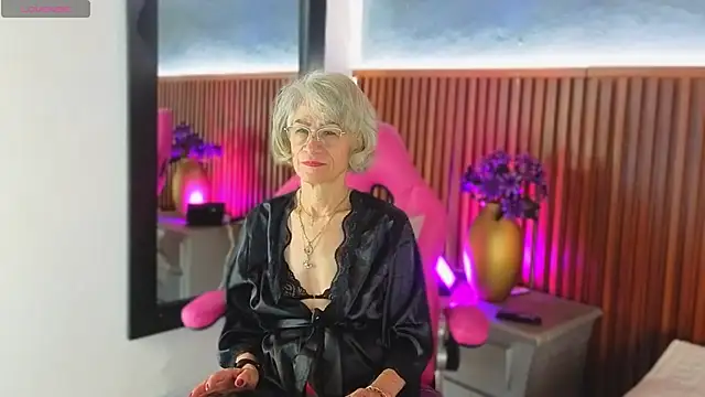 Snapshot of miss_monserrate01 chatting on May 5, 1:25 pm miss monserrate01 online show from May 5, 1:25 pm